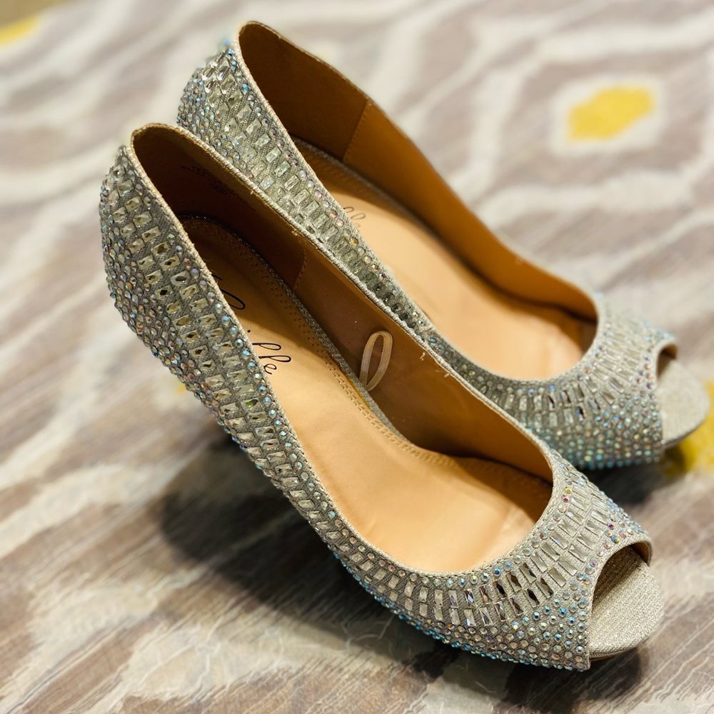 Beautiful Camille La Vie Glam Heels Sz 8.5
